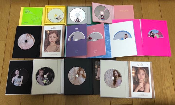 【値下げ中】TWICE アルバム CD まとめ売り トレカ付き (バラ売り可能)