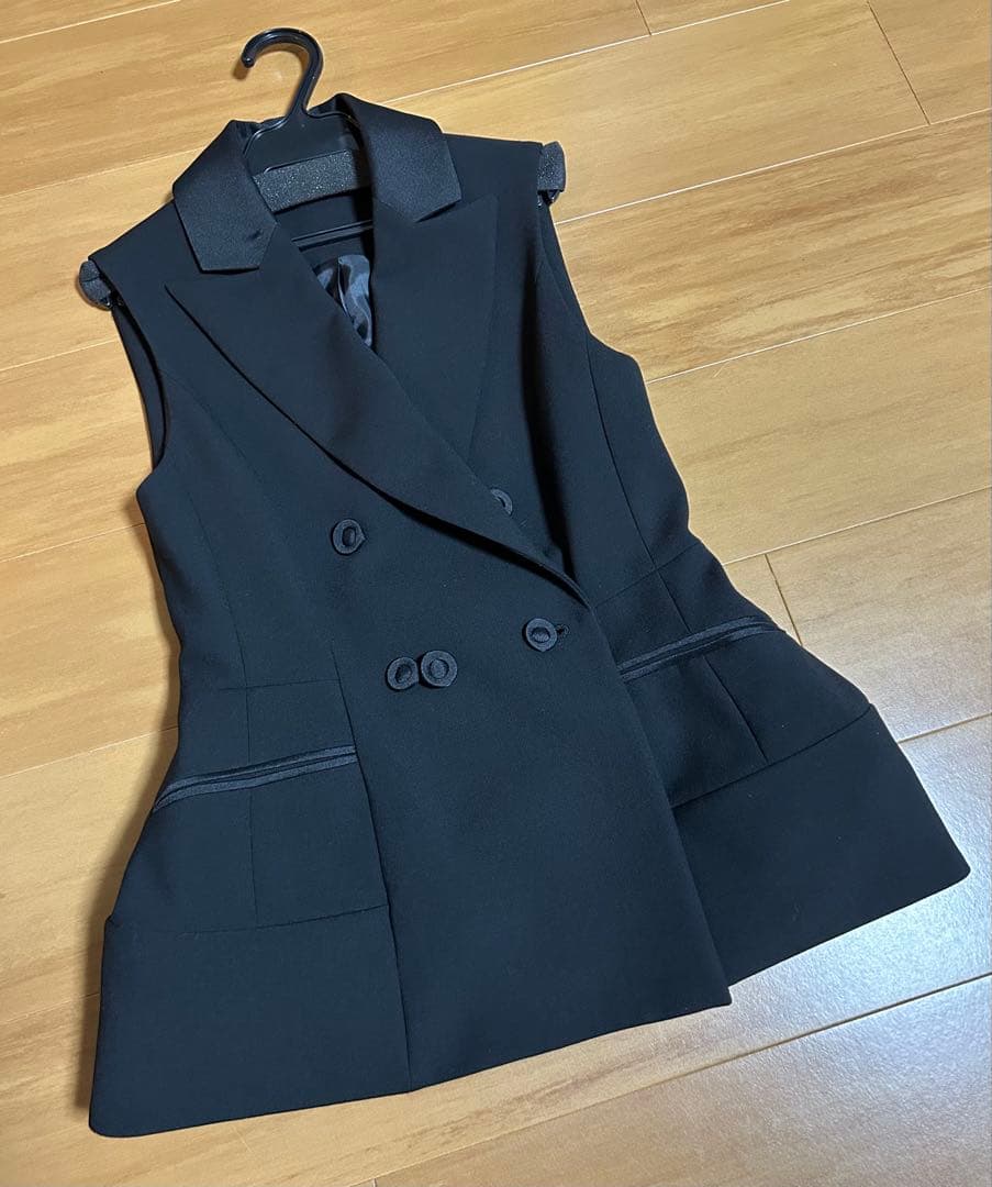 新品タグ付き★cygne シーニュ　スワンジレvalerie ブラック