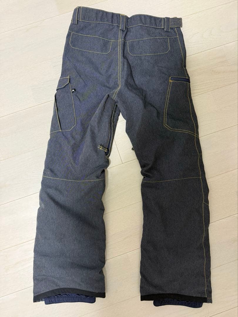 BURTON スノーボードパンツ ダークデニム 柄