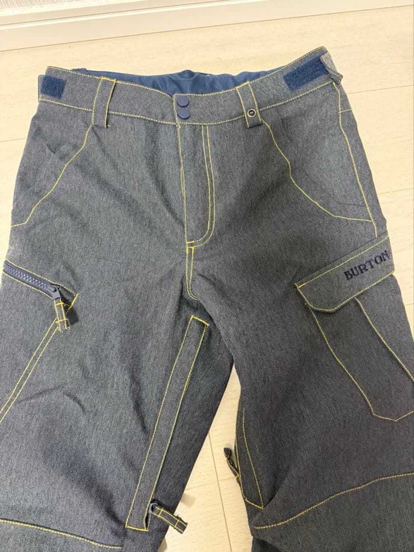 BURTON スノーボードパンツ ダークデニム 柄