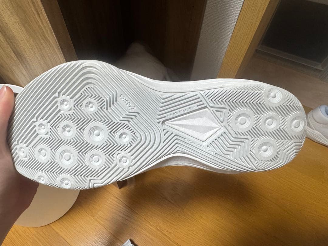 ASICS バスケットボールシューズ ホワイト/ライトブルー