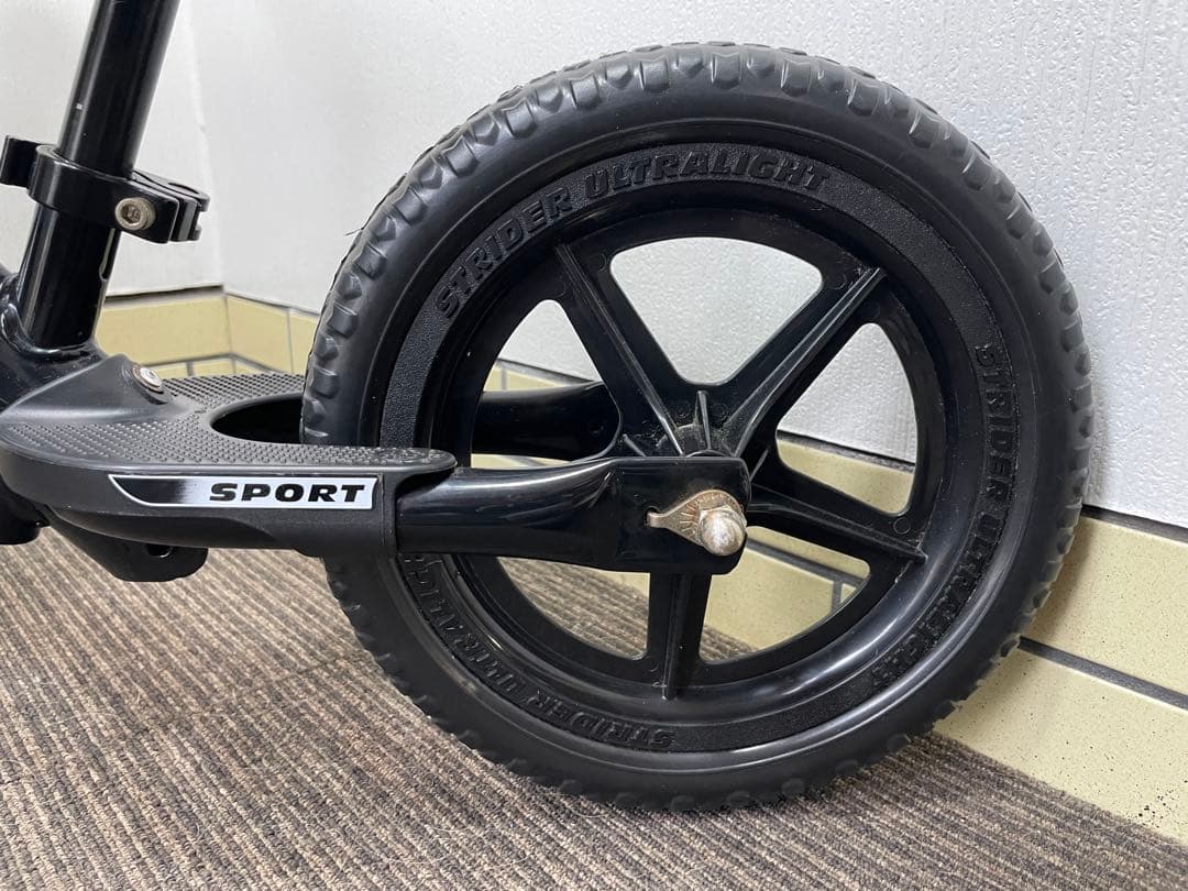 【極美品】 STRIDER SPORT ブラック 12インチ バランスバイク