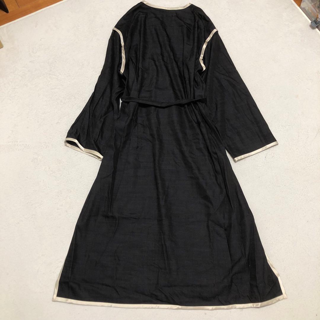 アドーア　新品！パイピング付きワンピース　黒　デニム地　リボン付き￼ 38