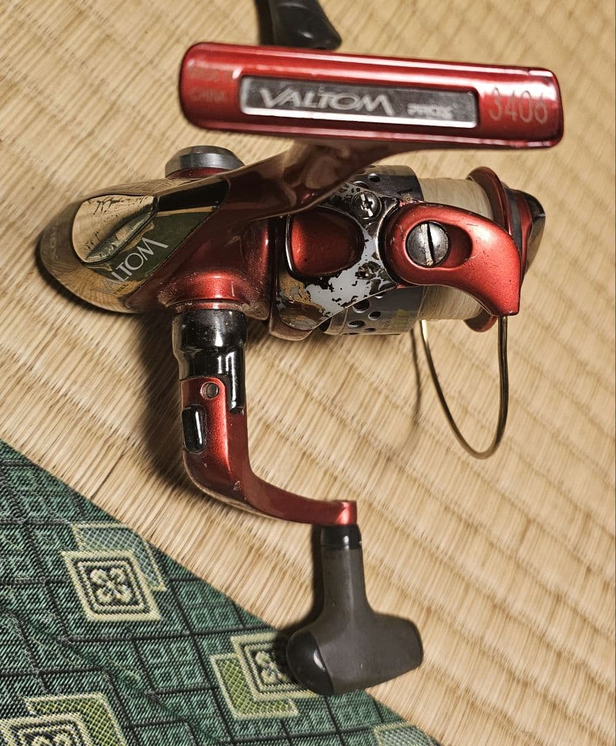 CUSTOM VALTOM JITS スピニングリール