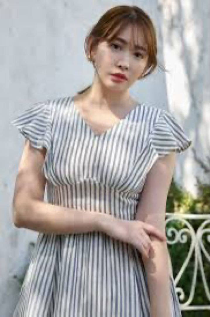 ワンピース Herlipto Kerry Striped Ruffle Dress
