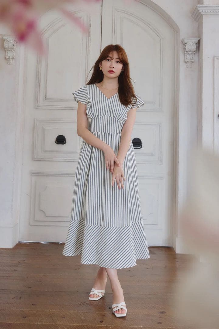 ワンピース Herlipto Kerry Striped Ruffle Dress