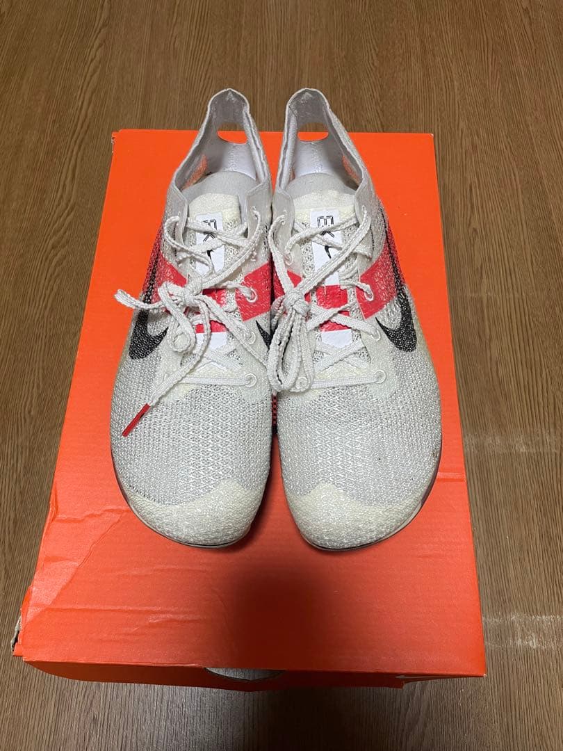 NIKEエアズームヴィクトリー　モアアップテンポ