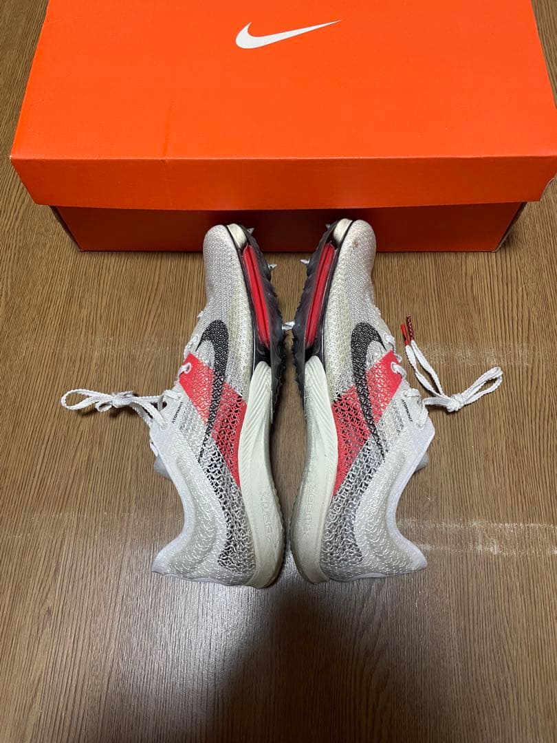 NIKEエアズームヴィクトリー　モアアップテンポ