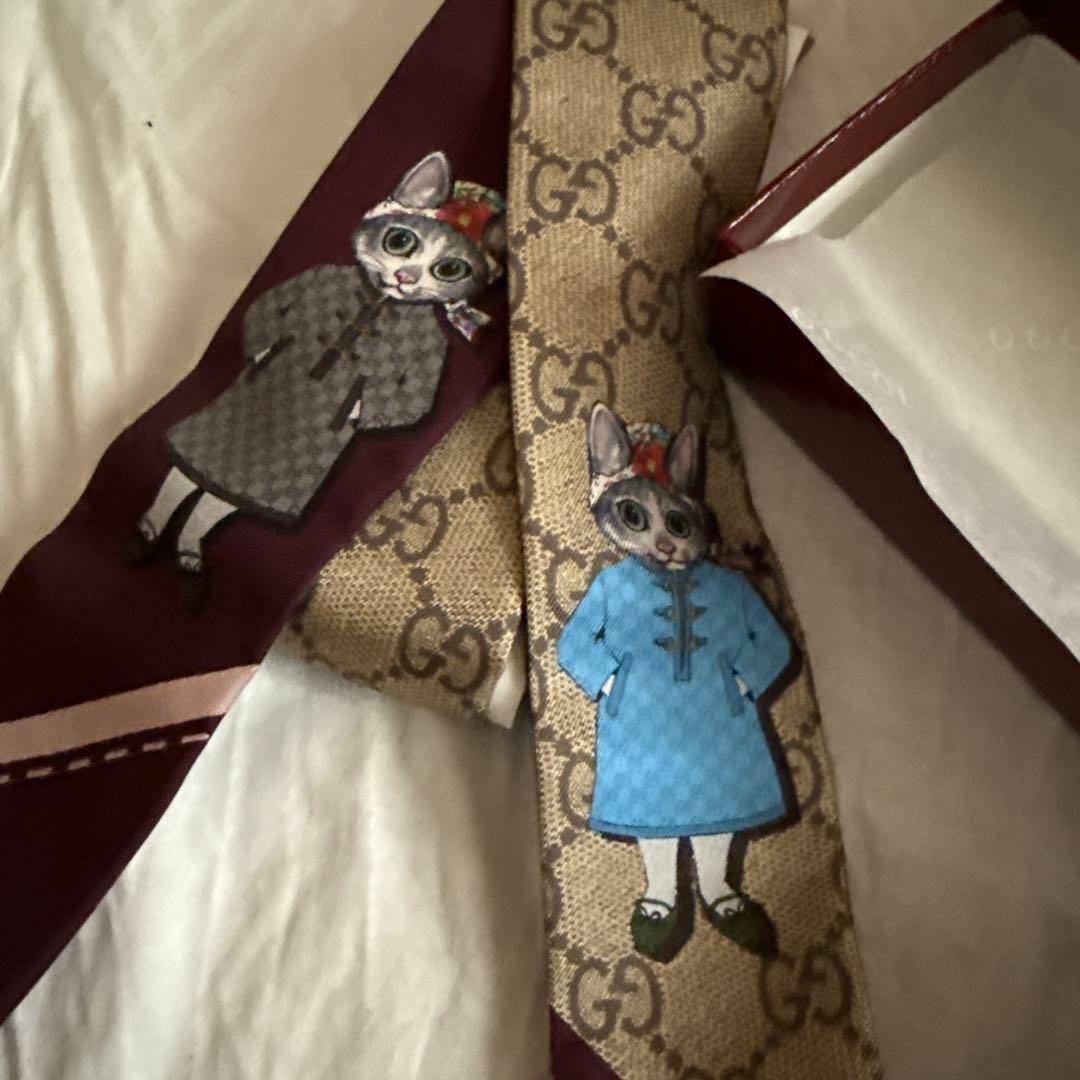 GUCCI ヒグチユウコ　ネックボウ　猫　シルクスカーフ 新品