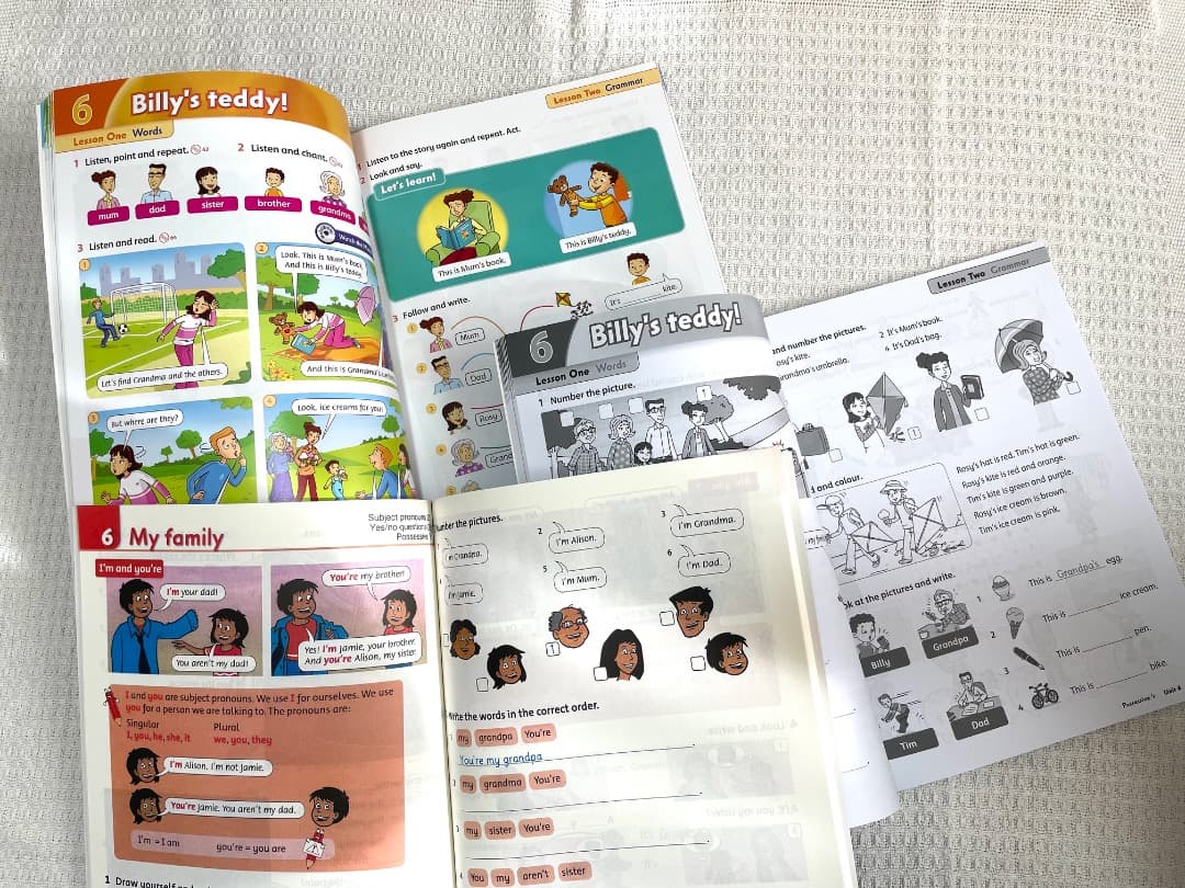 語学・辞書・学習参考書 Family and Friends 1 - set of CB WB GF