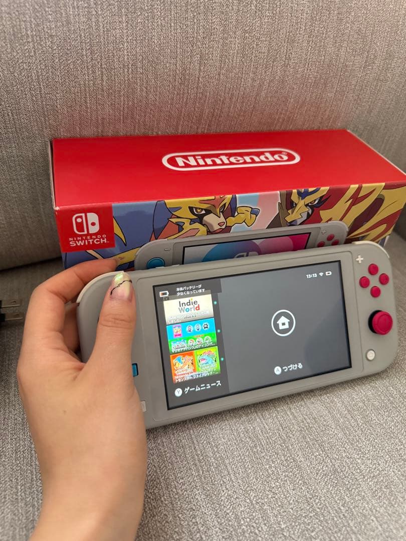 ポケモン限定版 Nintendo Switch Lite 箱・充電器付き