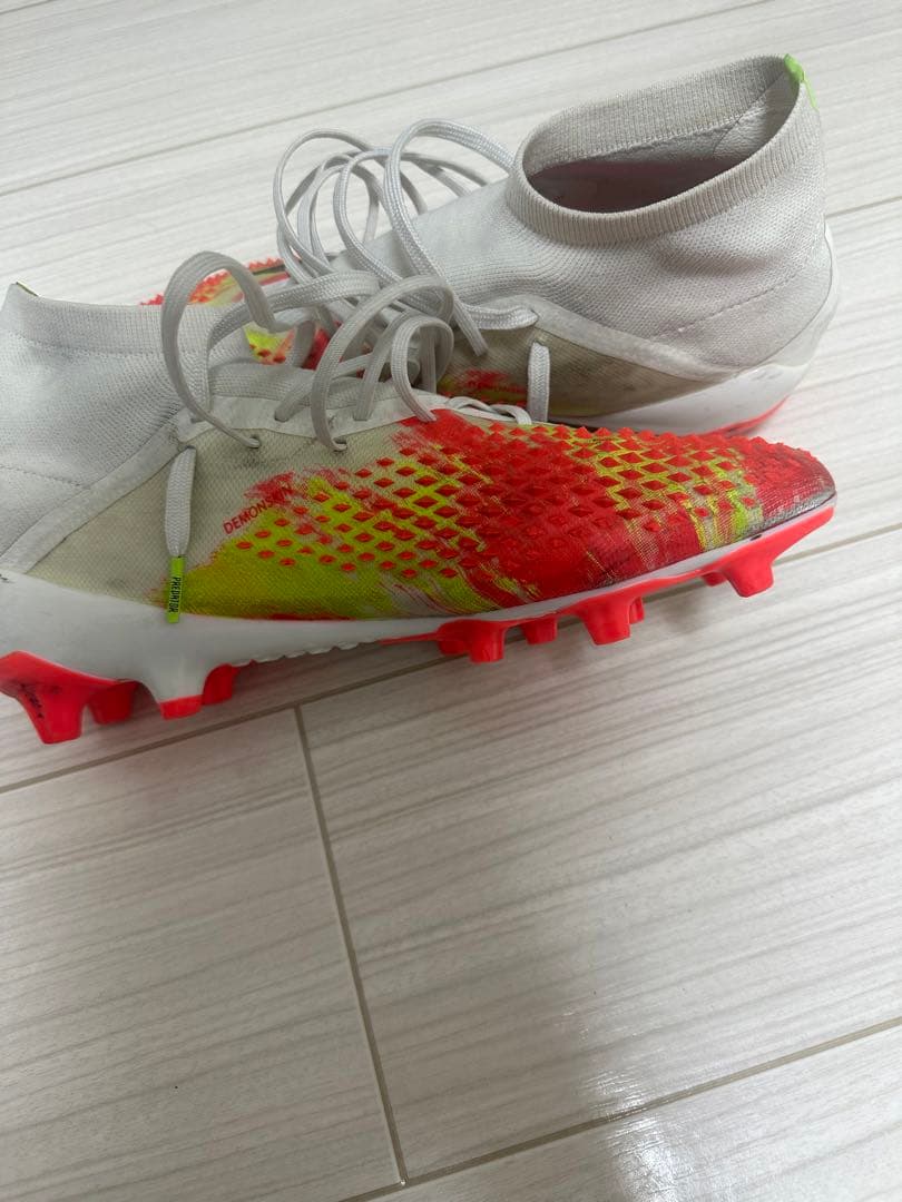 サッカースパイク adidasプレデター
