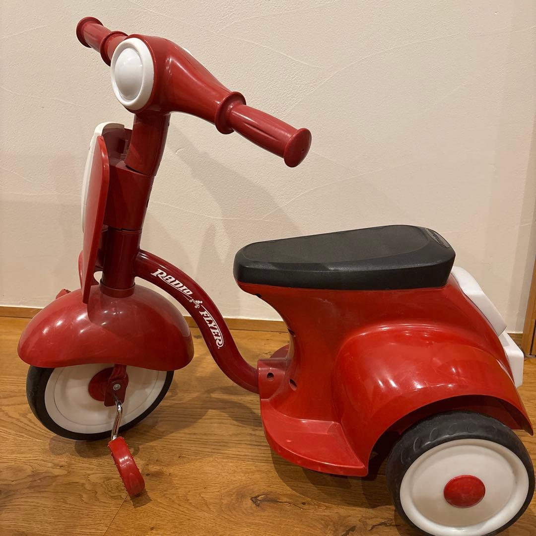 ラジオフライヤー　レトロスクーター　三輪車　RADIO FLYER 赤