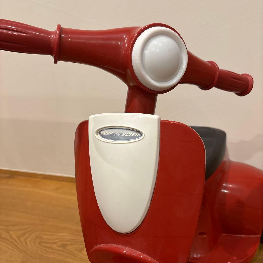 ラジオフライヤー　レトロスクーター　三輪車　RADIO FLYER 赤