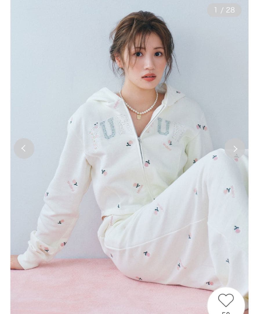 25AW【新品未使用】FUR FUR フラワー刺繍ジップアップフーディー