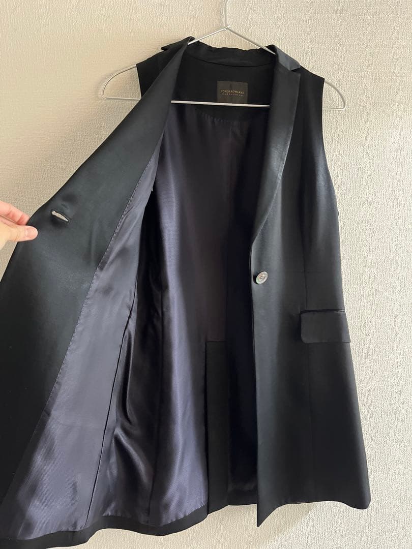 ✨新品・4万円TOMORROWLAND 高級ジレ