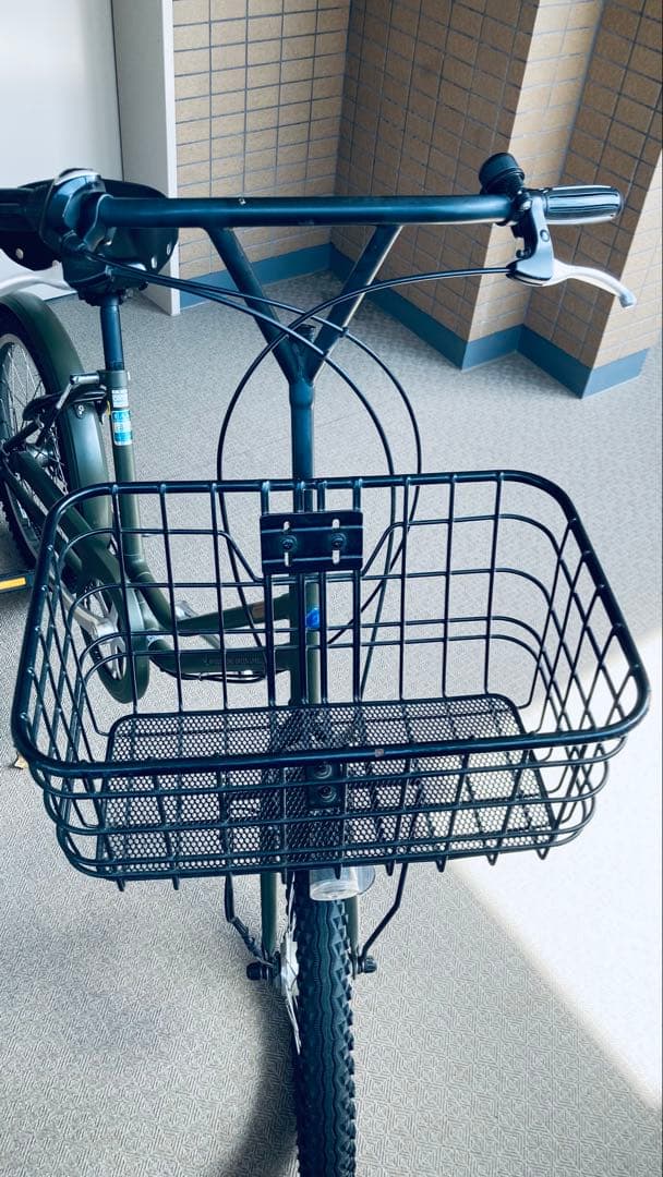 【美品】ブリヂストン_ベガス_カーキ_自転車_20インチ-前カゴ大
