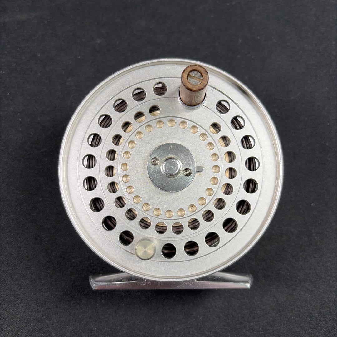 ウエダ　カンタータ2300 CANTATA 2300 フライリール ケース付き