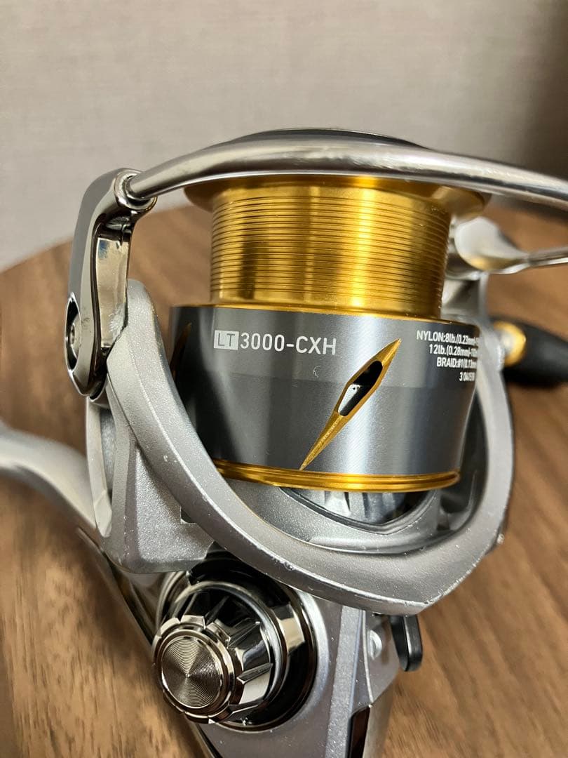 Daiwa スピニングリール　21フリームスLT3000-CXH