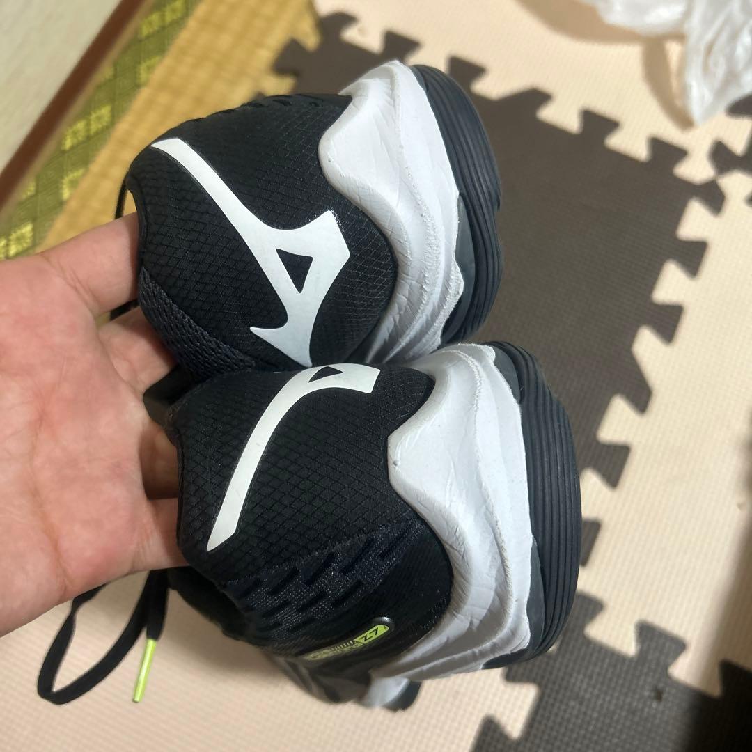 Mizuno Wave Lightning Z4 バレーボールシューズ 黒