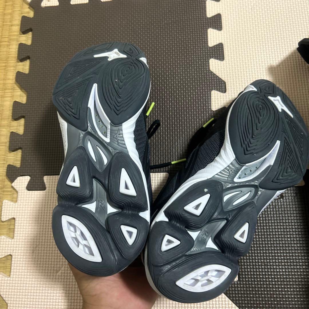 Mizuno Wave Lightning Z4 バレーボールシューズ 黒