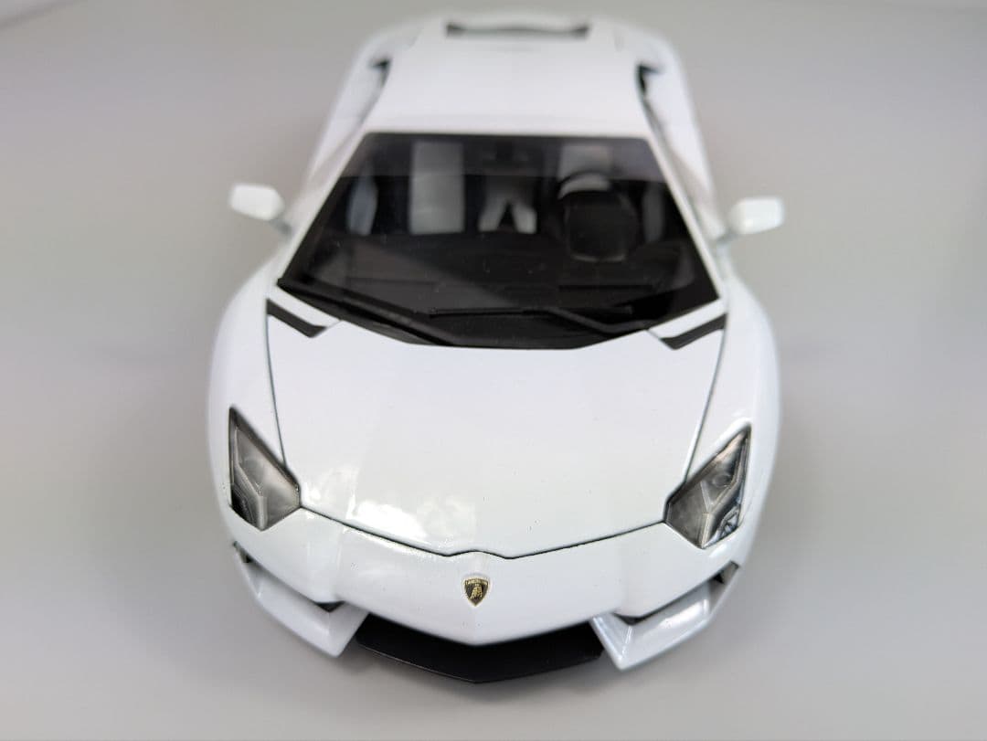 1/18 ミニカー ウイリー ランボルギーニ　アヴェンタドール LP700-4