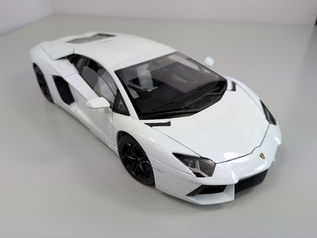 1/18 ミニカー ウイリー ランボルギーニ　アヴェンタドール LP700-4