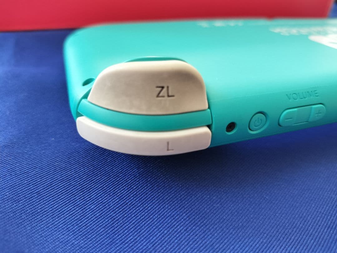 Nintendo Switch Lite ターコイズ 本体とタフプロテクター