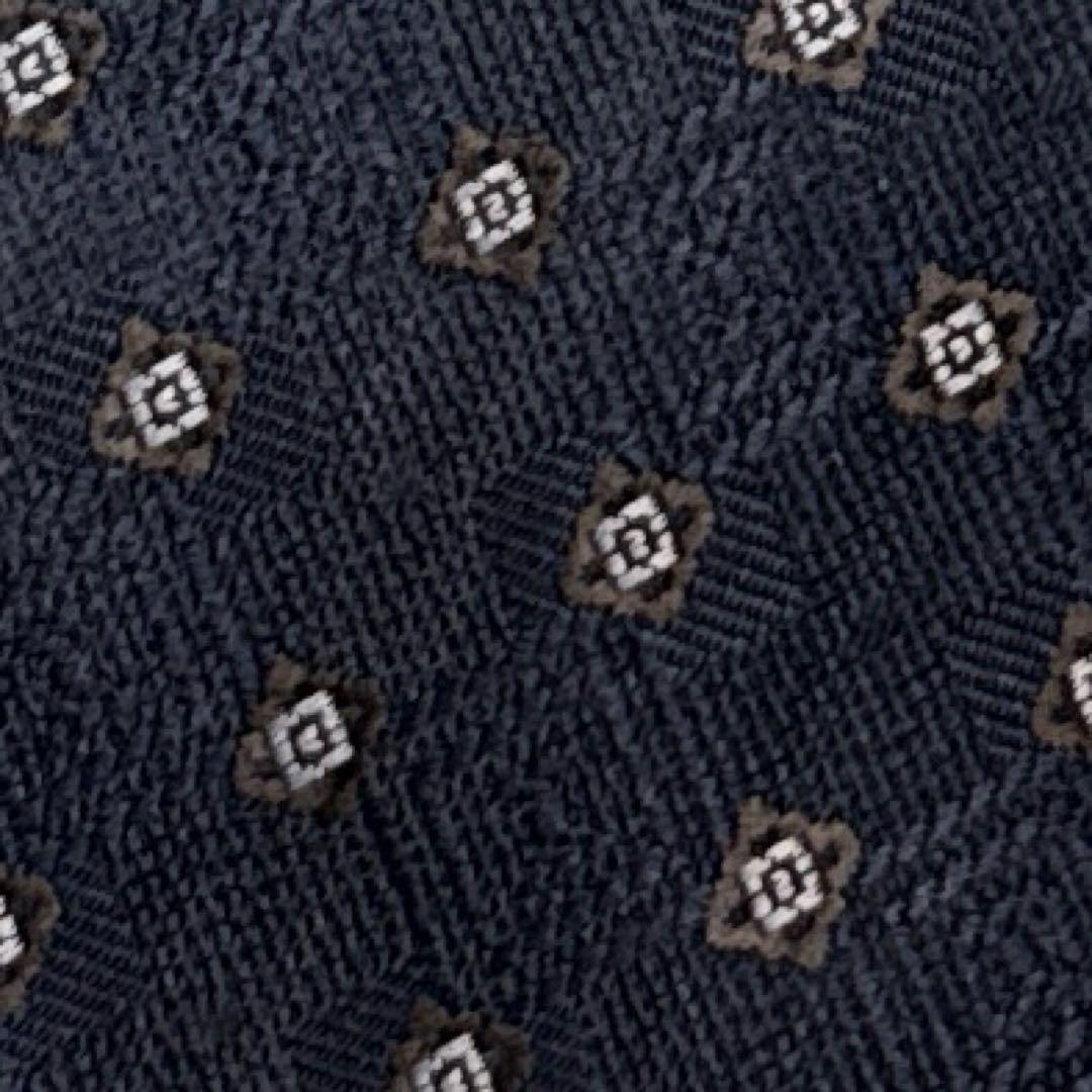 【未使用級】FENDI ブランドネクタイ　シルク　フェンディ　ズッカ柄