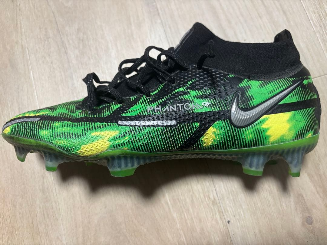 Nike サッカースパイク ファントムGTエリート FG