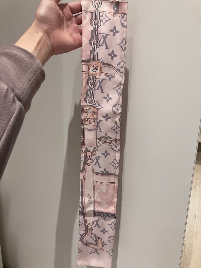 LOUIS VUITTON ピンク スカーフ
