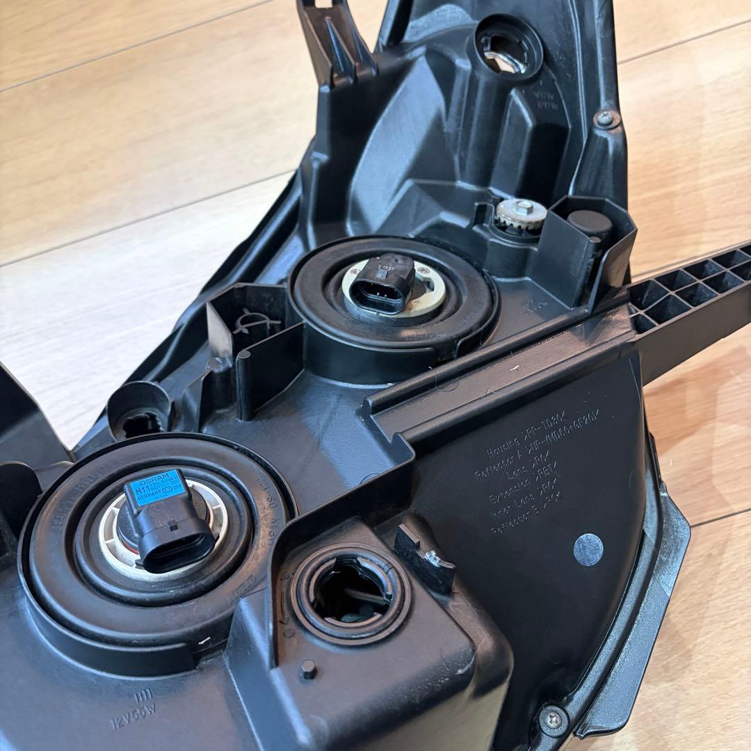 ランドクルーザープラド150前期　ヘッドライト左右