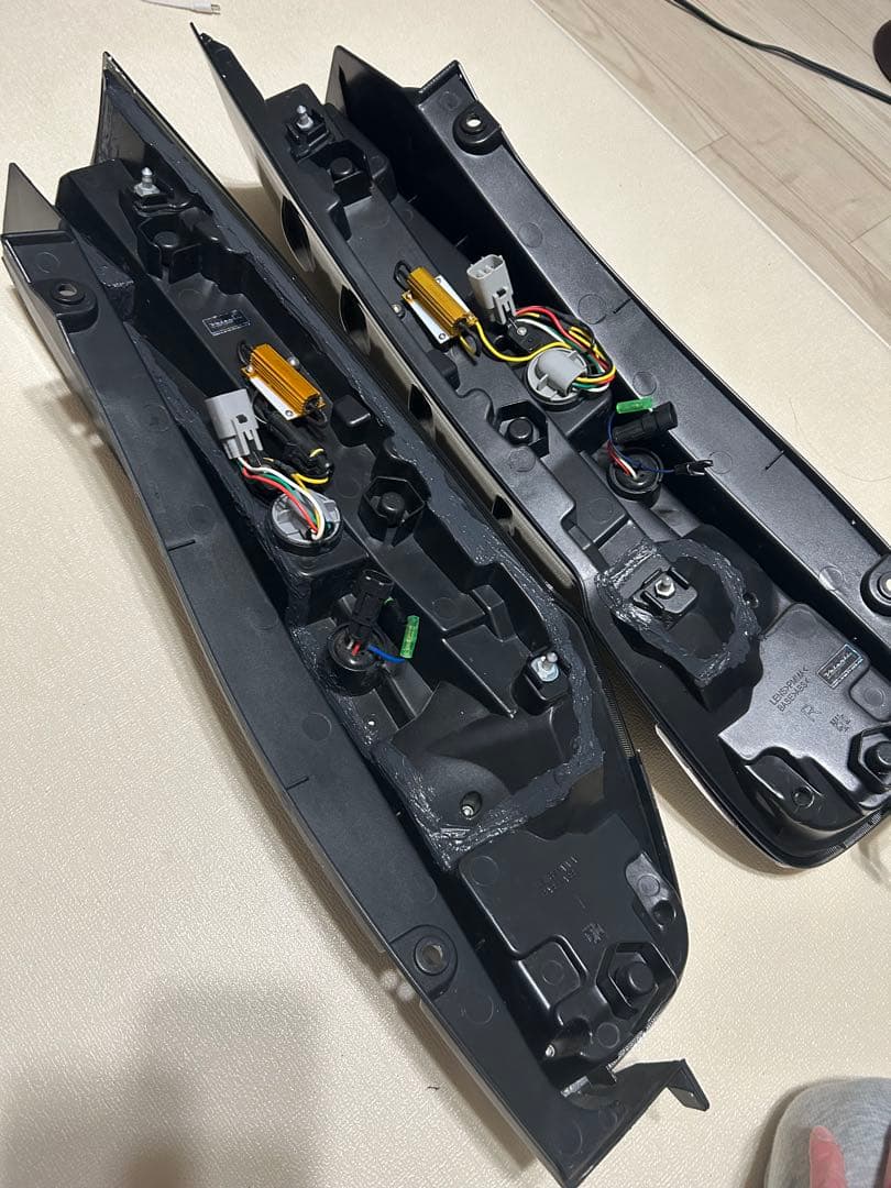 Valenti LEDテールランプ REVO 80系ノア・ヴォクシー