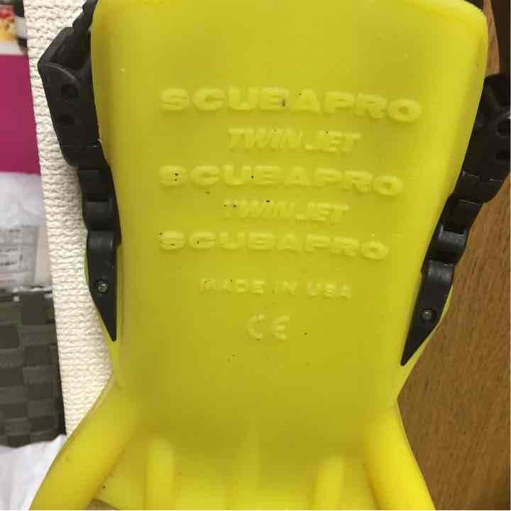 足ヒレ 中割れフィン