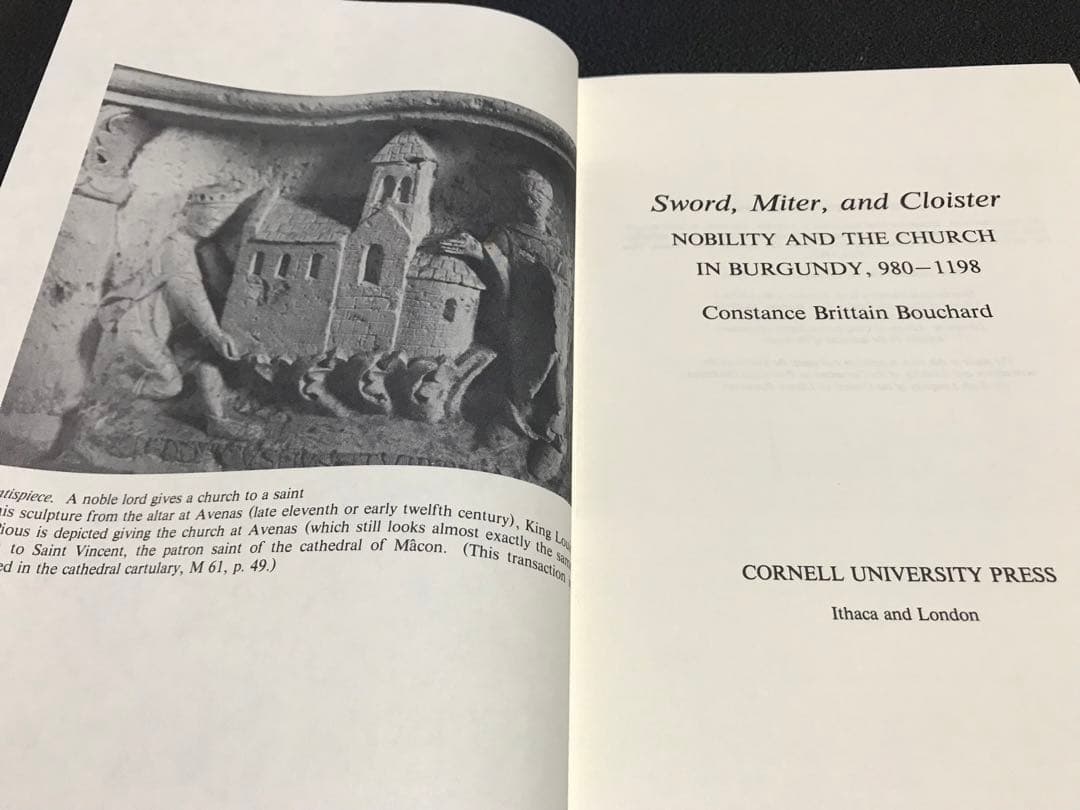 洋書 Sword, Miter, and Cloister Nobility and