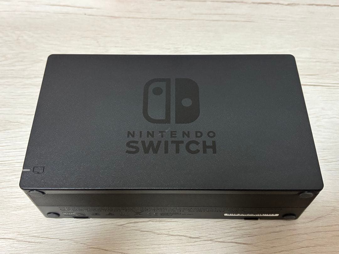 照*り様 Nintendo Switch 本体 青と赤のジョイコン