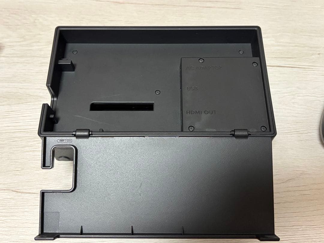 照*り様 Nintendo Switch 本体 青と赤のジョイコン