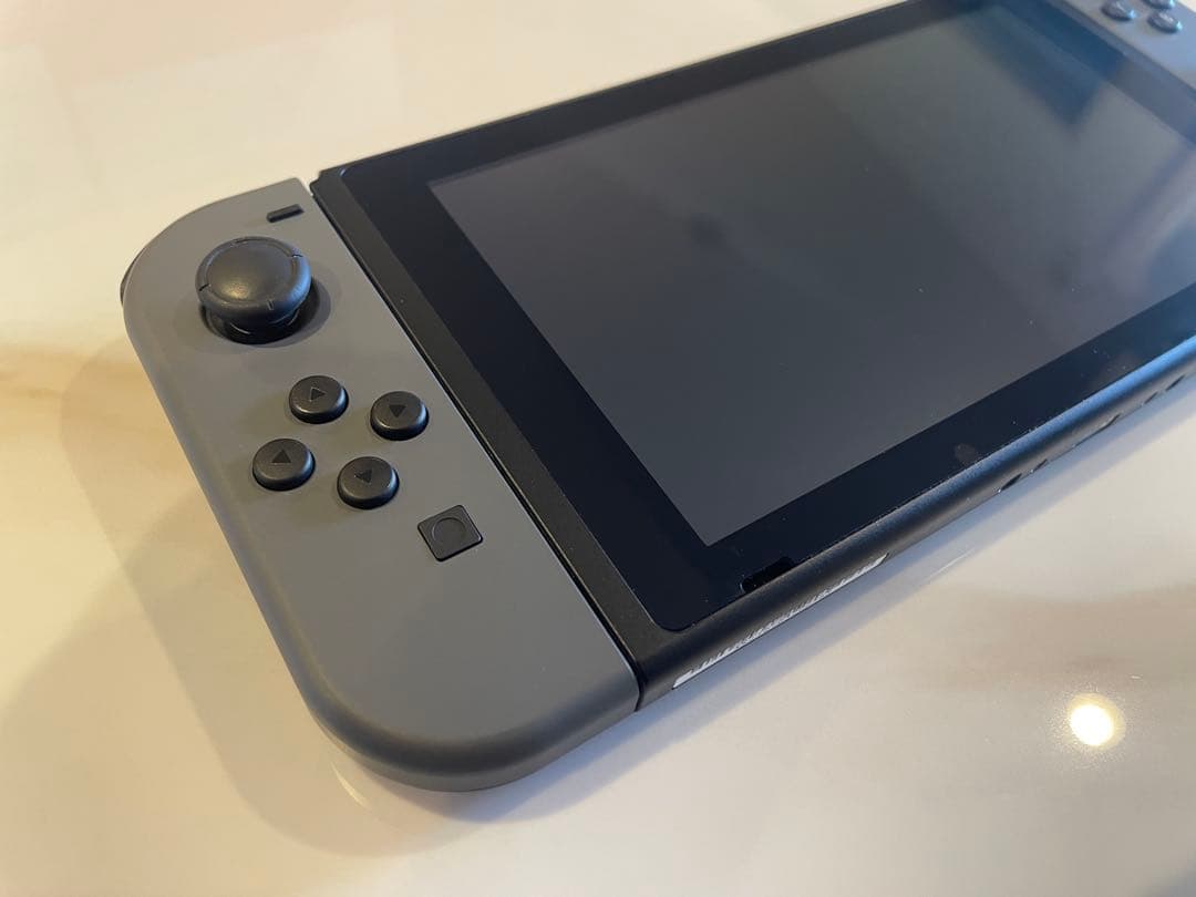 【美品・新モデル】Nintendo Switch グレー 付属品付きSDカード