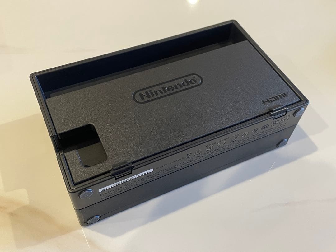 【美品・新モデル】Nintendo Switch グレー 付属品付きSDカード