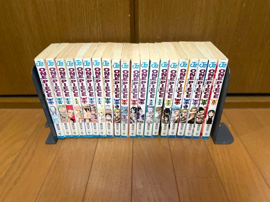 【送料無料】ワンピース　1巻〜95巻＋関連本　＊87〜92巻不足
