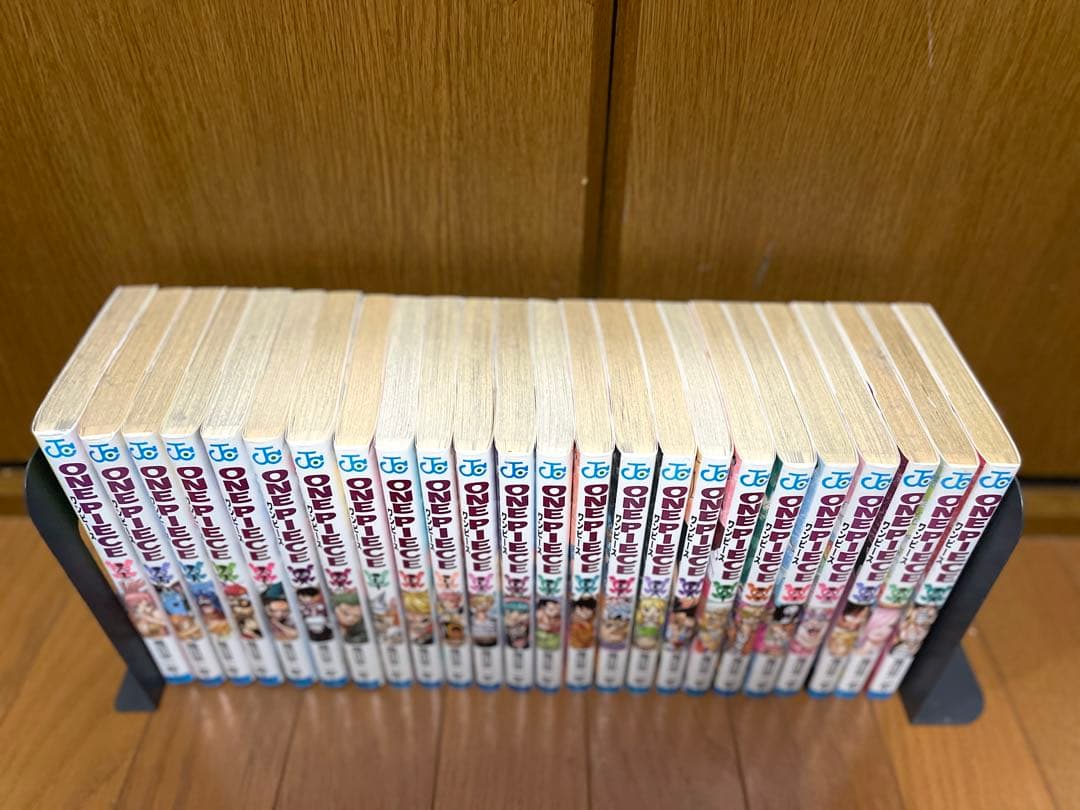 【送料無料】ワンピース　1巻〜95巻＋関連本　＊87〜92巻不足
