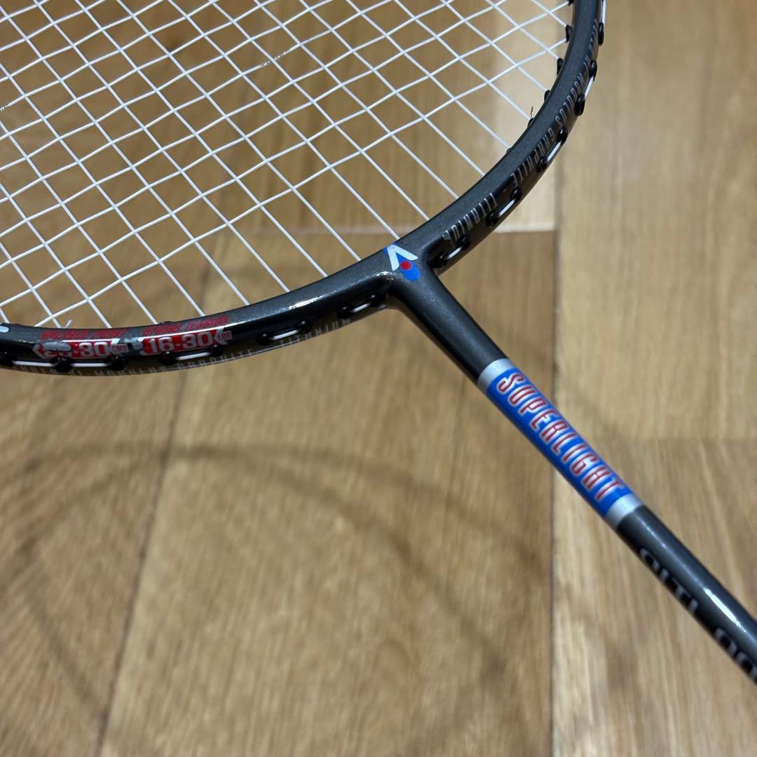 【超軽量】カラカル　KARAKAL バドミントンラケット SLTI-80 チタン