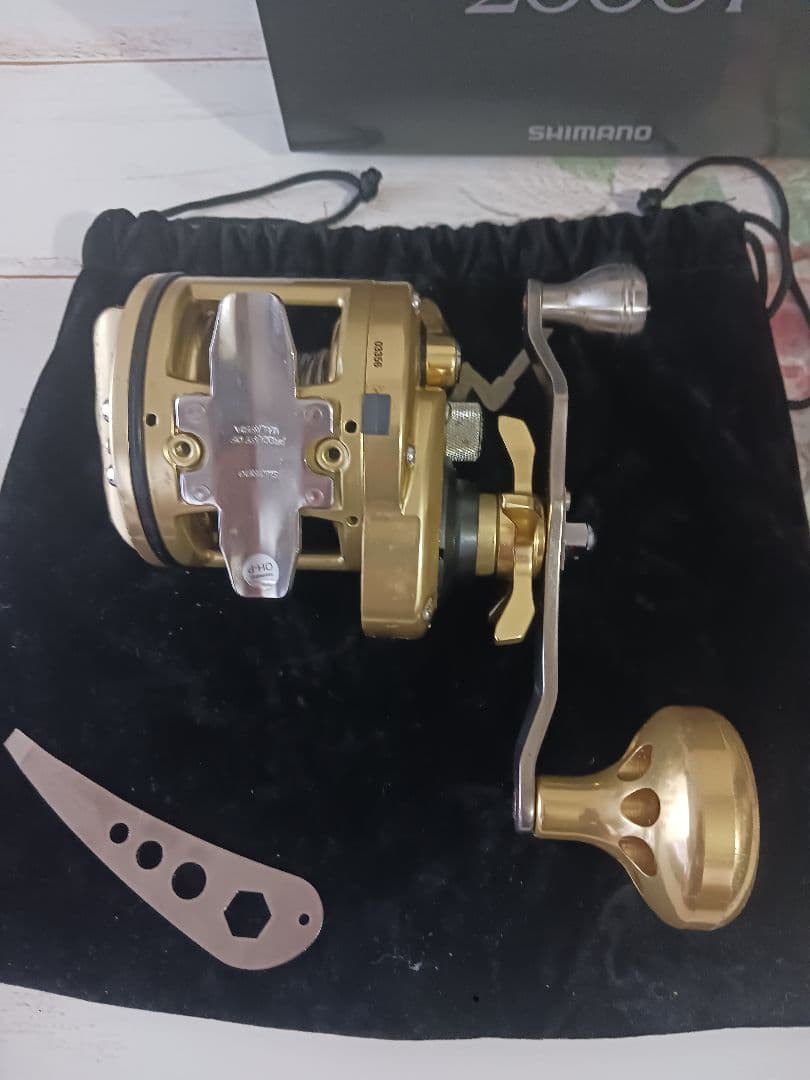 《美品》SHIMANO KAIKON 2000T 両軸リール