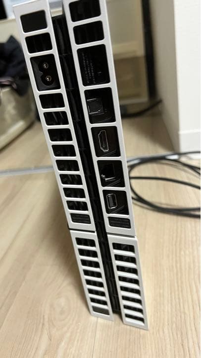 美品PS4 本体CUH-2000Aプレイステーション4このまま遊べるセット