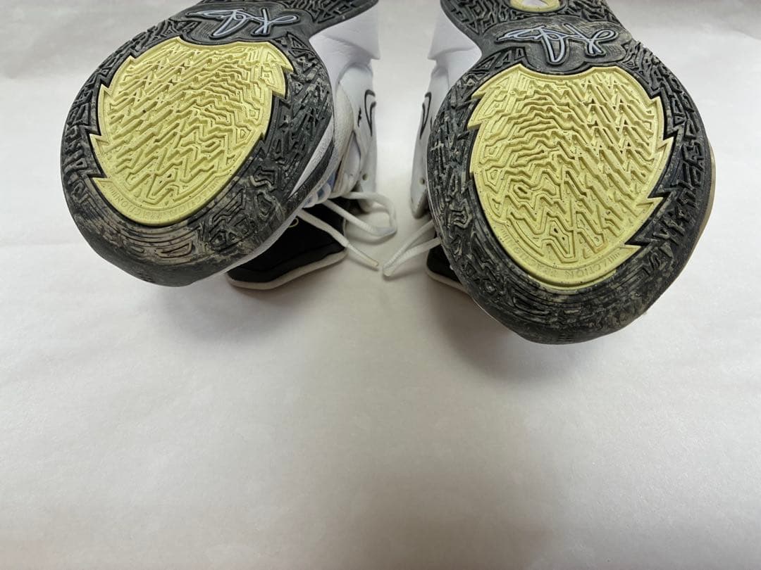 【希少】 Nike Kyrie Infinityカイリーインフィニティバッシュ