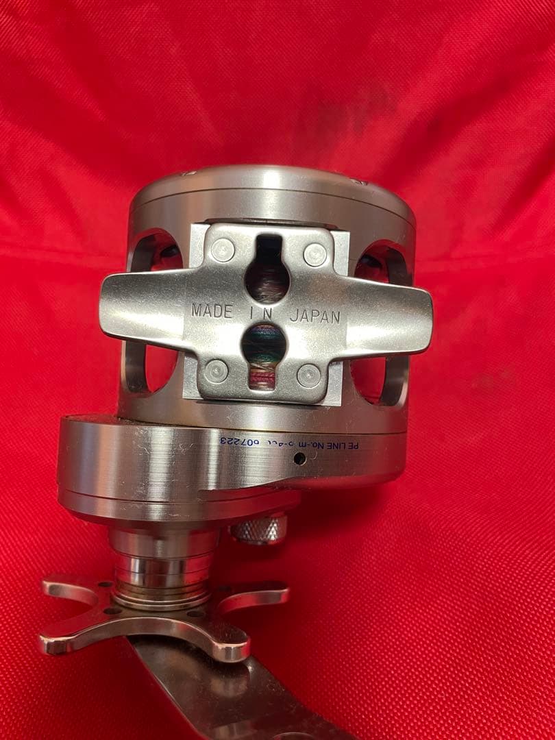 Saltiga Daiwa ベイトリール シルバー