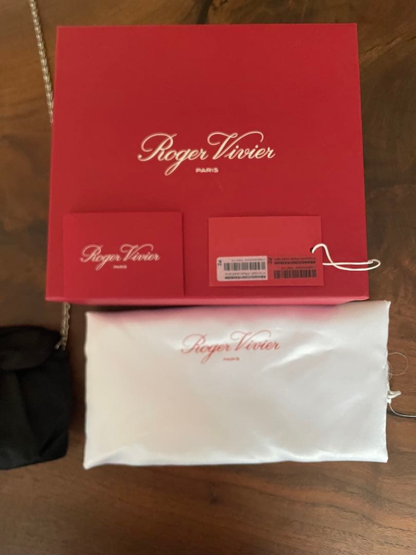 Roger Vivier 黒 サテン クラッチ　マイクロ