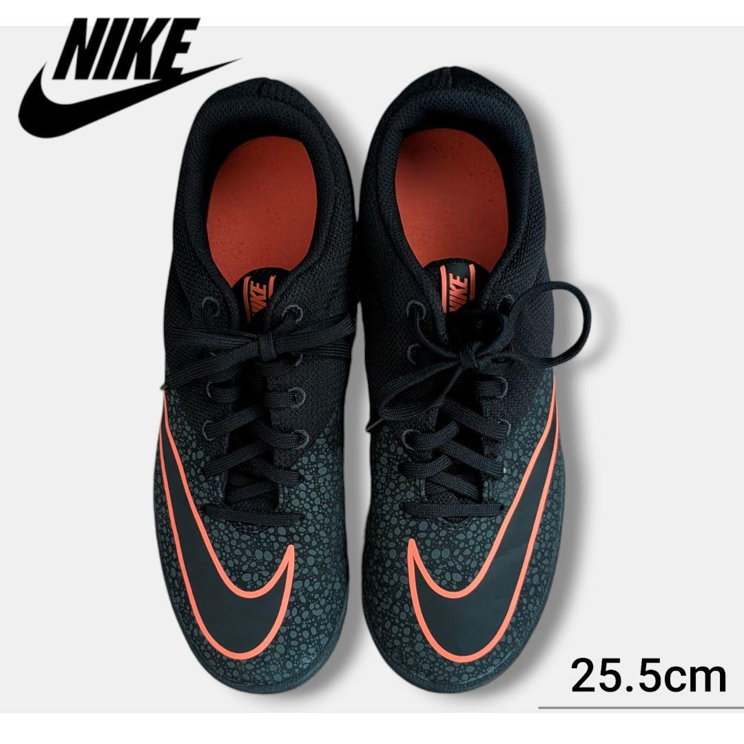 美品♢NIKEナイキトレーニングシューズ 黒オレンジ　メンズレディース 25.5