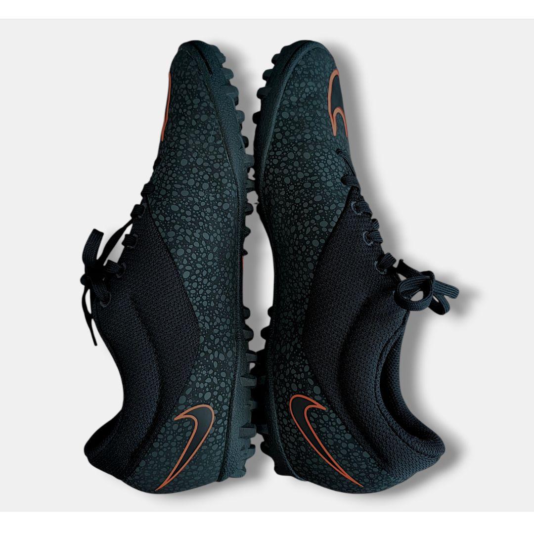 美品♢NIKEナイキトレーニングシューズ 黒オレンジ　メンズレディース 25.5