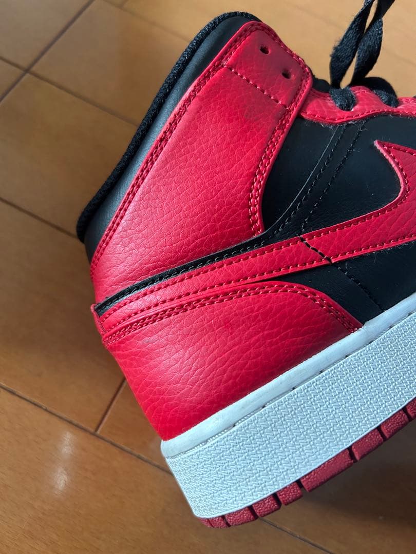 美品／NIKE エアジョーダン1ミッド ブレッド【25cm】